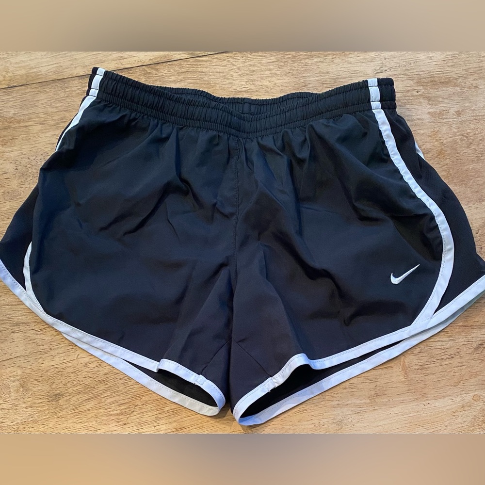Nike Dri Fit Girl’s Medium 100%‎ Poly Black Athletic Shorts